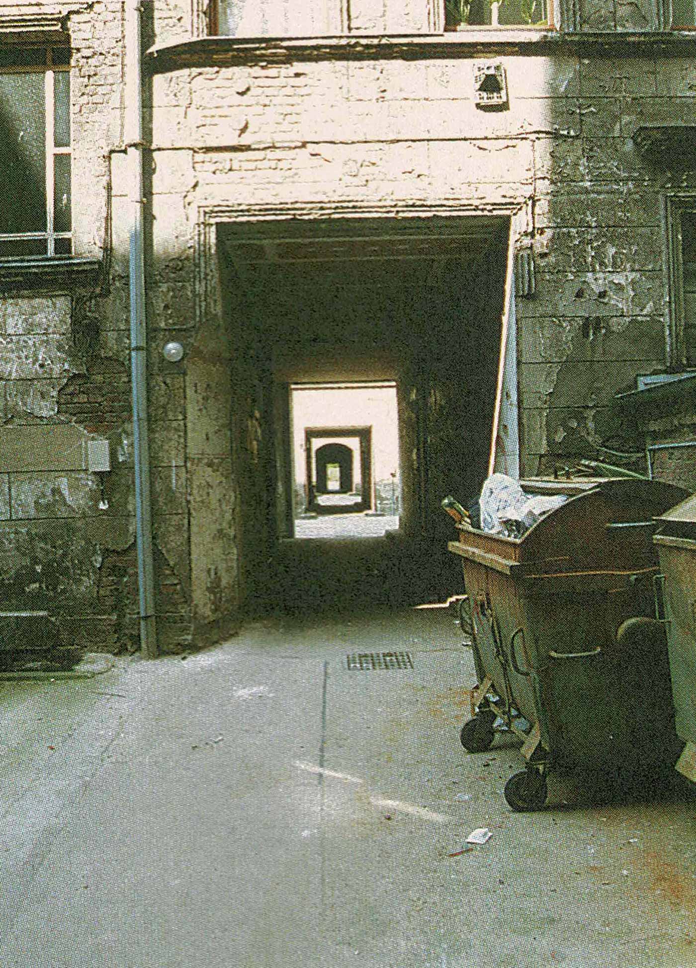 9_10_Durchgang_Hirschhof_4HHaus Hirschhof in der Kastanienallee 12