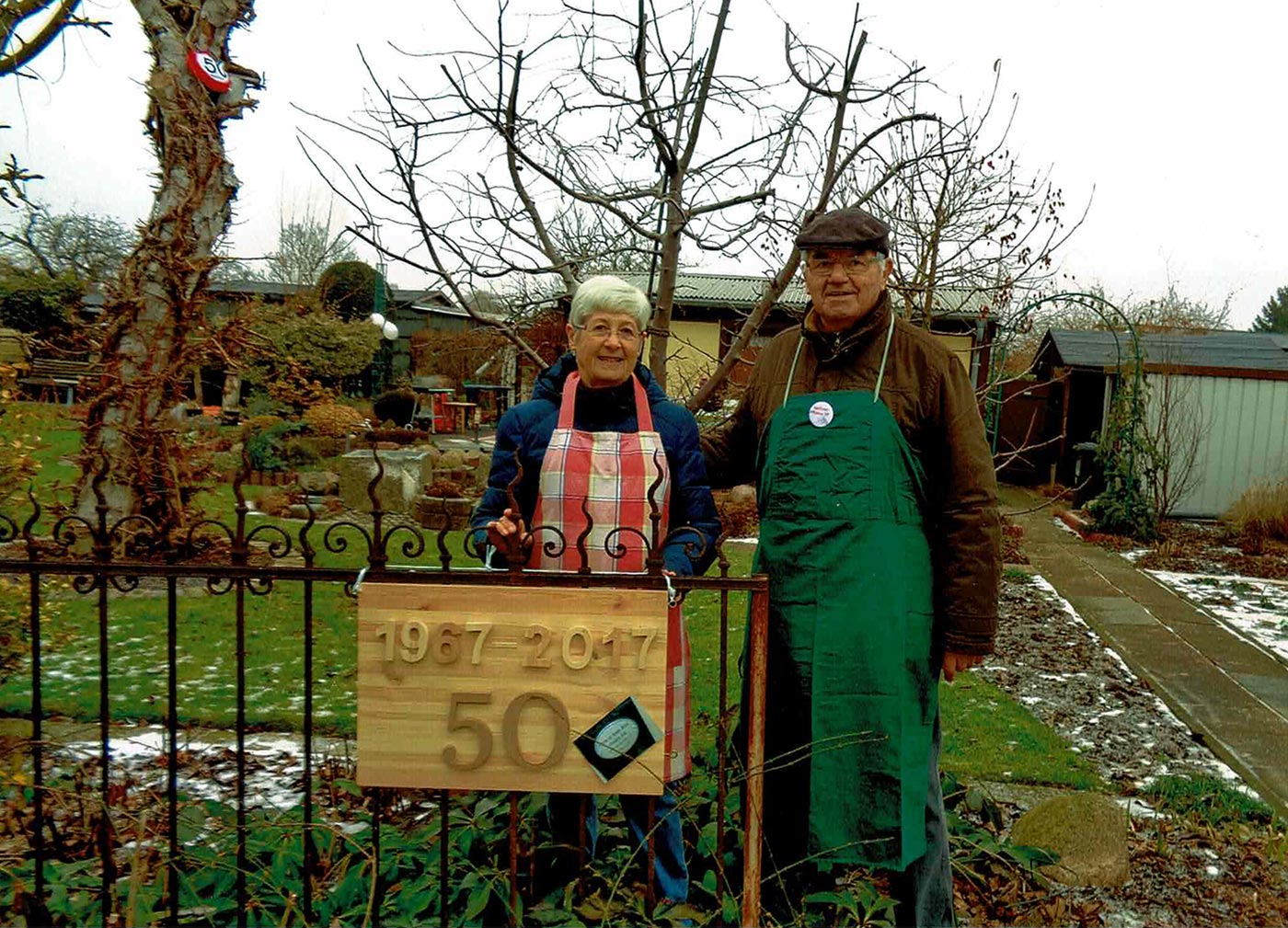 9_Kleingaerten_Gaertnerpaar Stolze Kleingärtner 50 Jahre auf einer Parzelle in Rosenthal