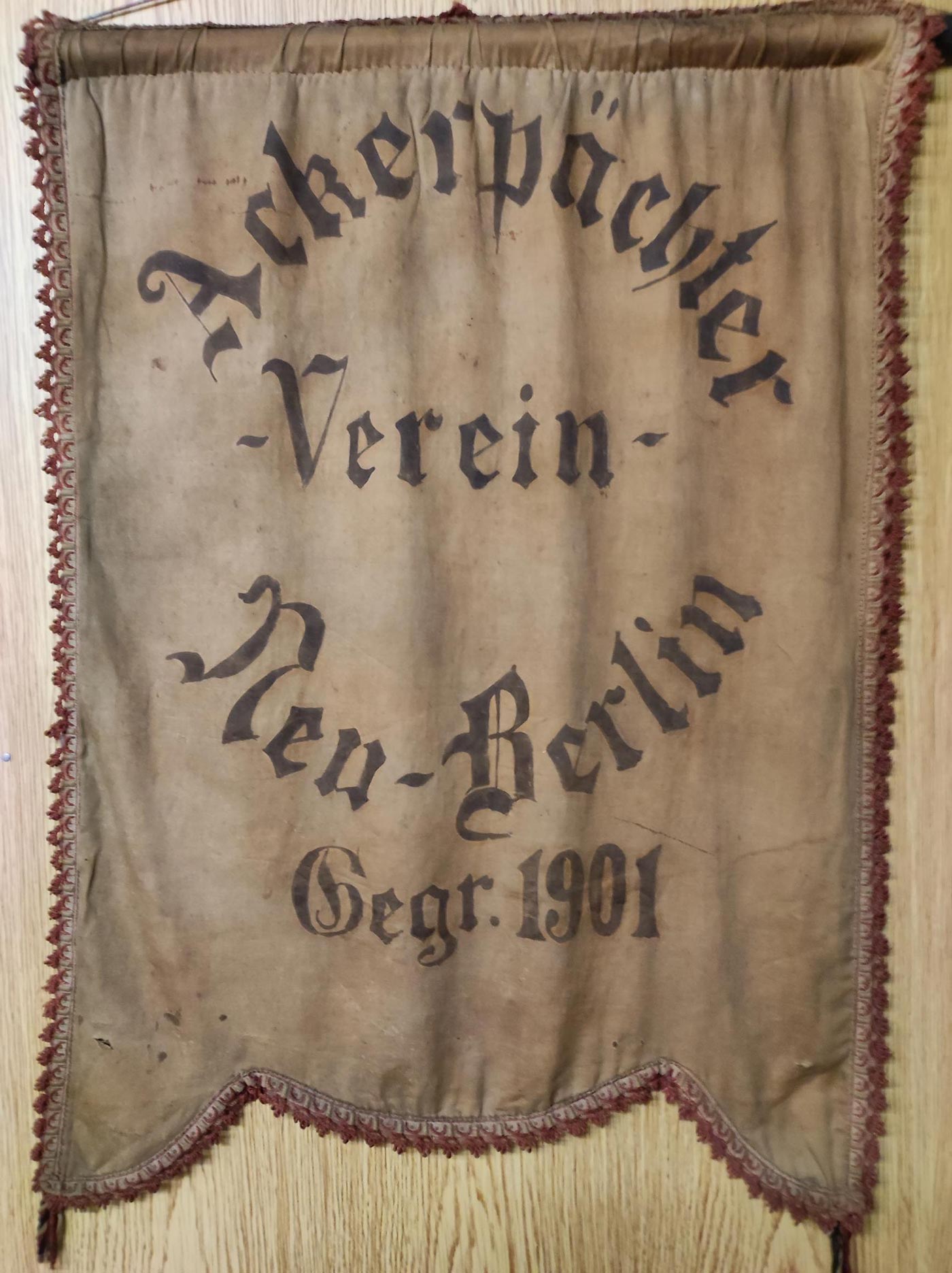 9_3_AckerpaechterVerein_Neu-Belrin_Fahne Gründungsfahne Ackerpächter Verein
